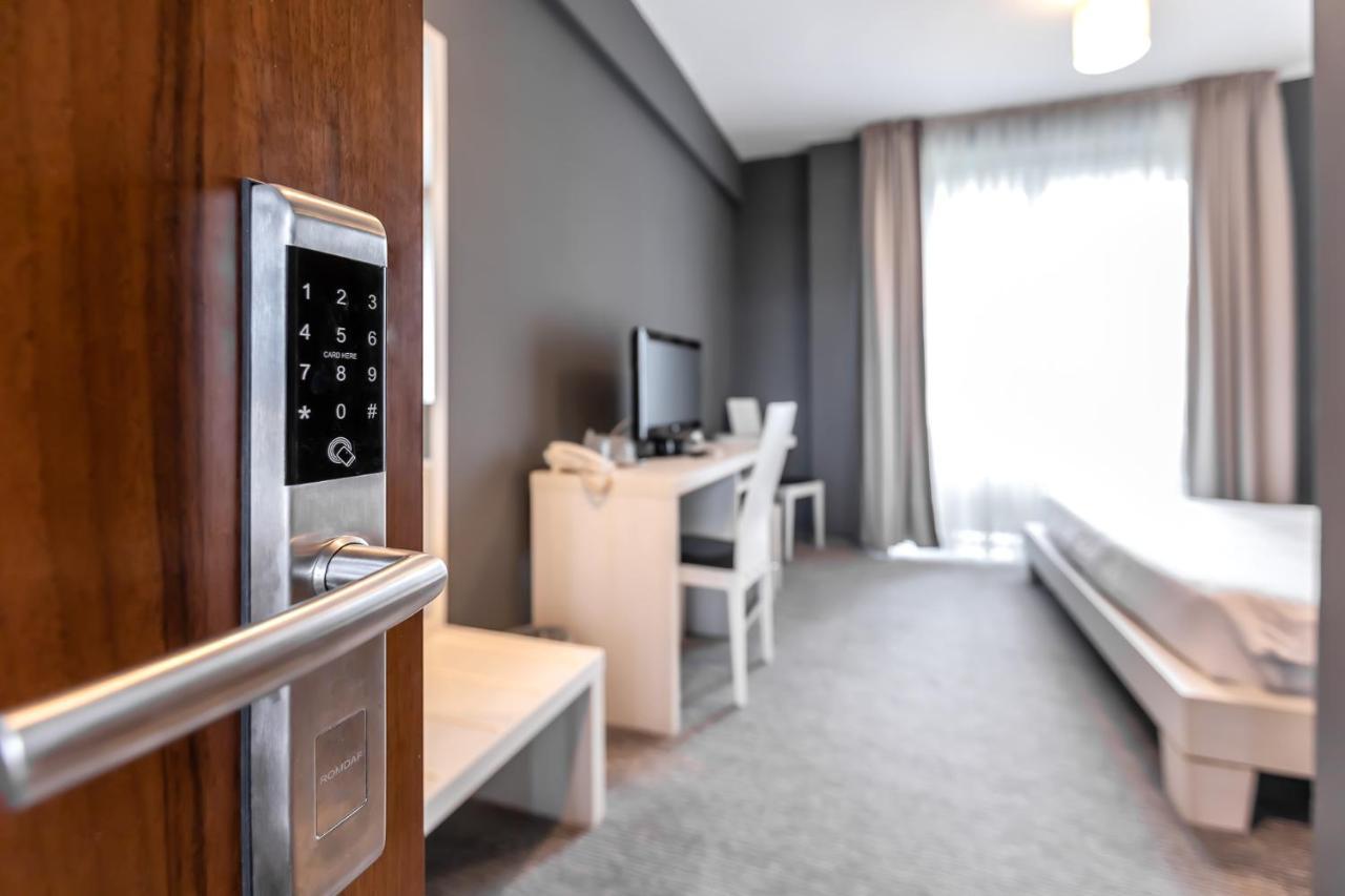 Alex&George Boutique Hotel Клуж-Напока Экстерьер фото