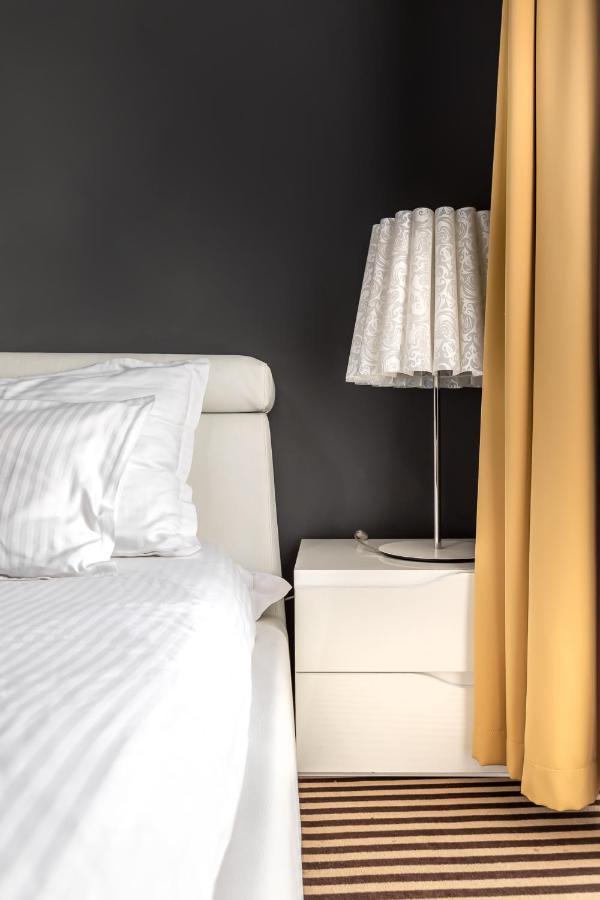 Alex&George Boutique Hotel Клуж-Напока Экстерьер фото