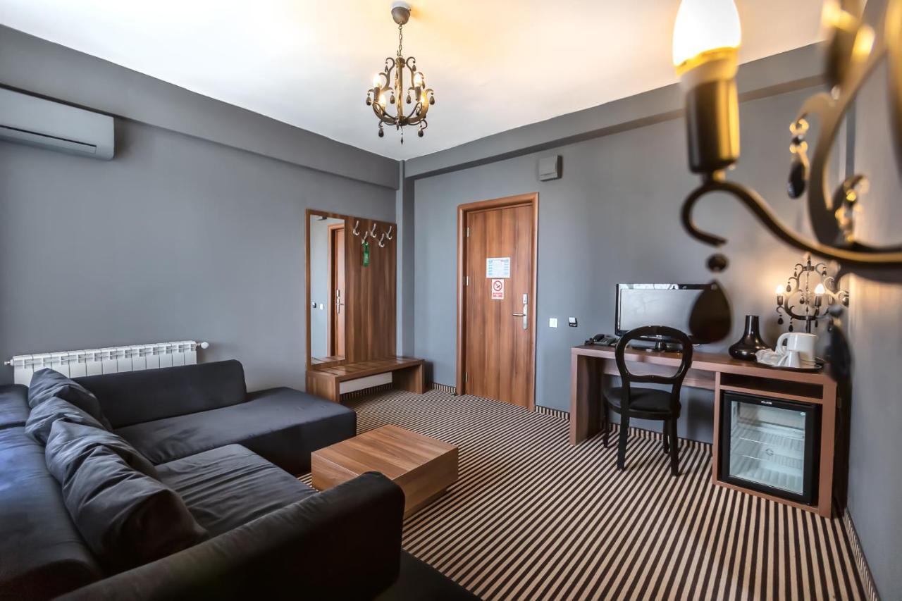 Alex&George Boutique Hotel Клуж-Напока Экстерьер фото