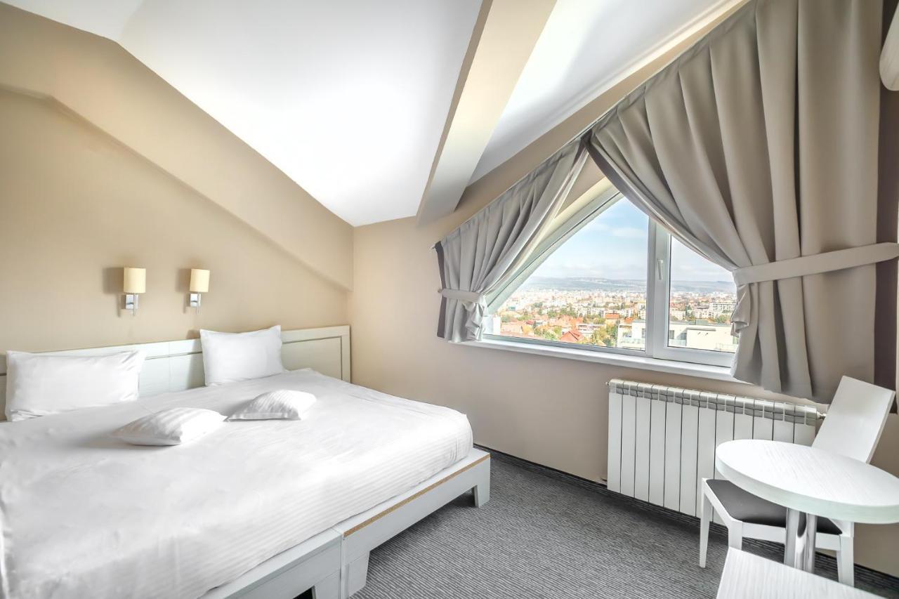 Alex&George Boutique Hotel Клуж-Напока Экстерьер фото