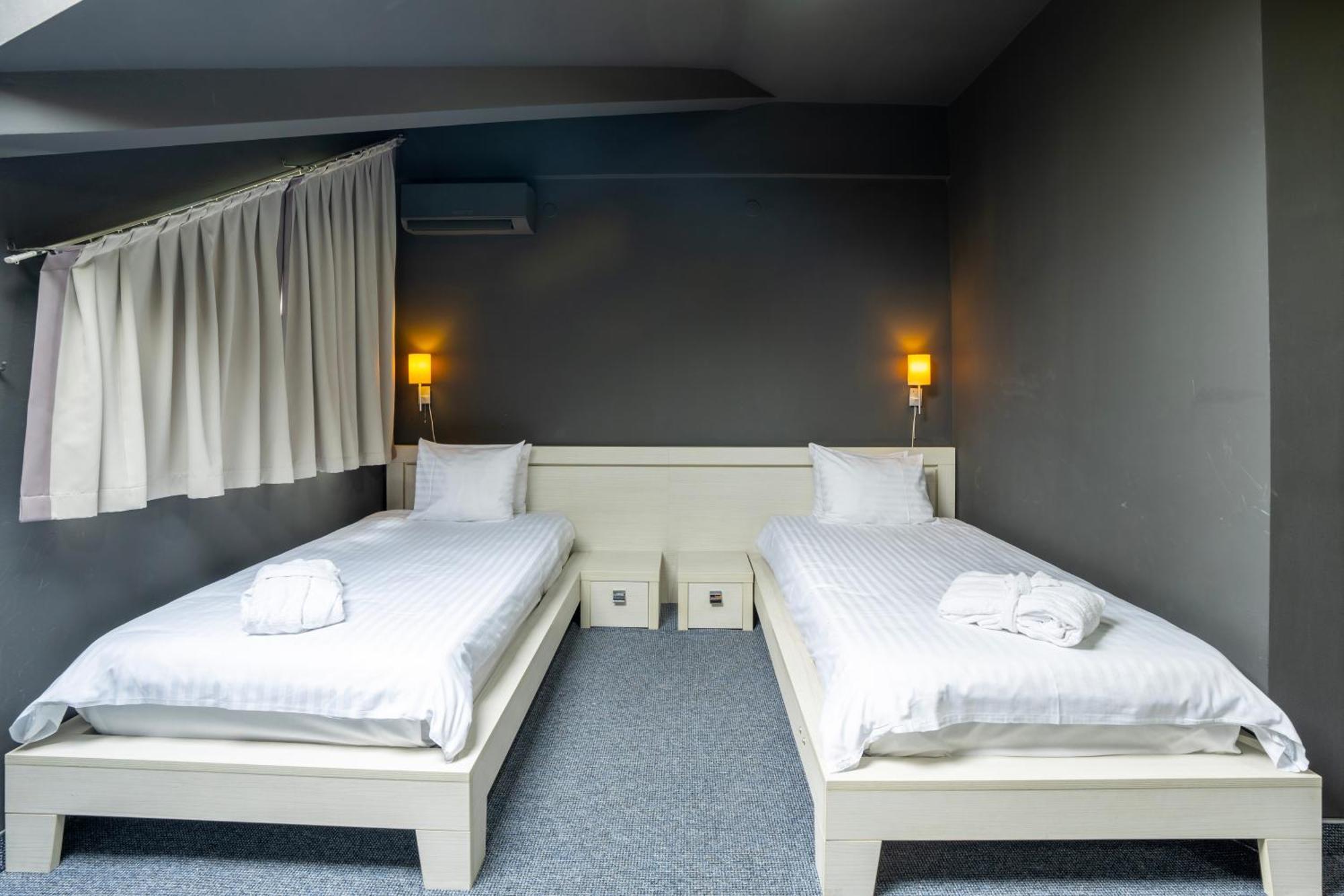 Alex&George Boutique Hotel Клуж-Напока Экстерьер фото