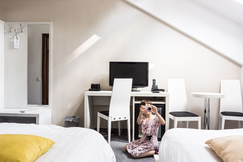 Alex&George Boutique Hotel Клуж-Напока Экстерьер фото