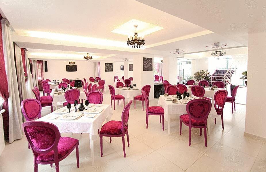 Alex&George Boutique Hotel Клуж-Напока Экстерьер фото