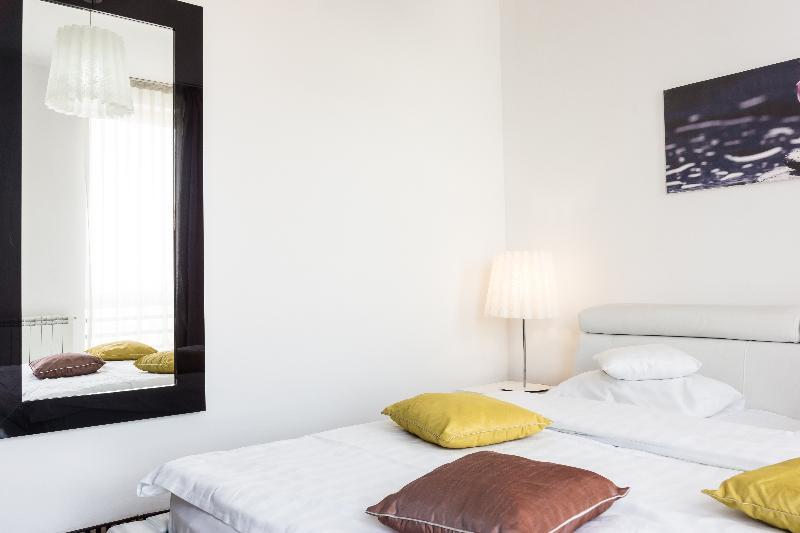 Alex&George Boutique Hotel Клуж-Напока Экстерьер фото