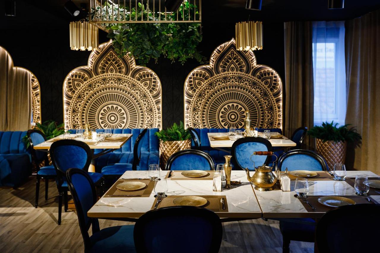 Alex&George Boutique Hotel Клуж-Напока Экстерьер фото